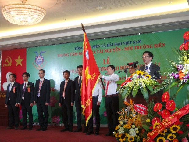 越南海洋资源与环境调查中心荣获一级劳动勋章 hinh anh 1