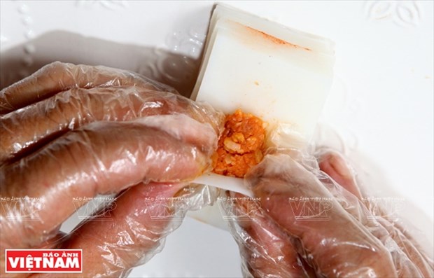 越南美食：清化烤虾卷 hinh anh 3