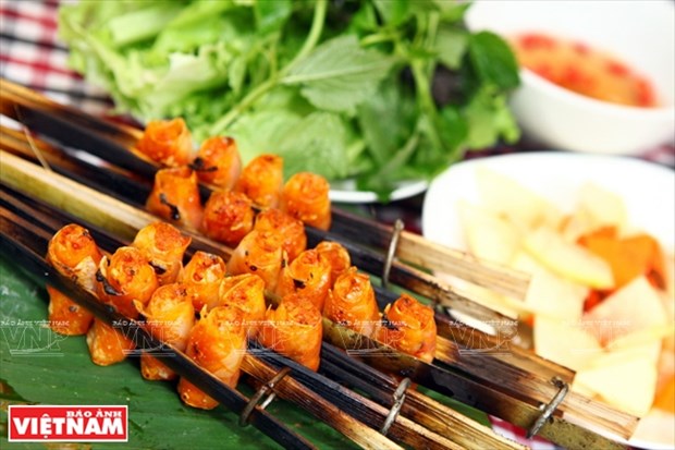 越南美食：清化烤虾卷 hinh anh 6