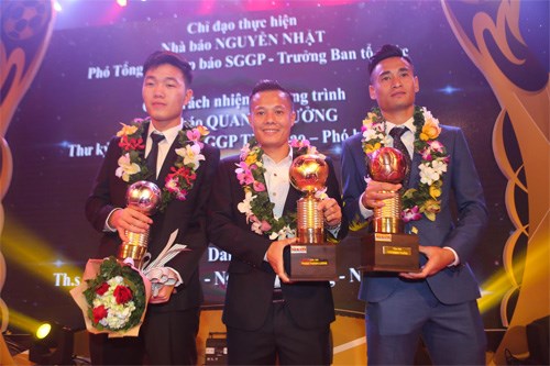 范成良和黄茹获2016年越南金球奖 hinh anh 1