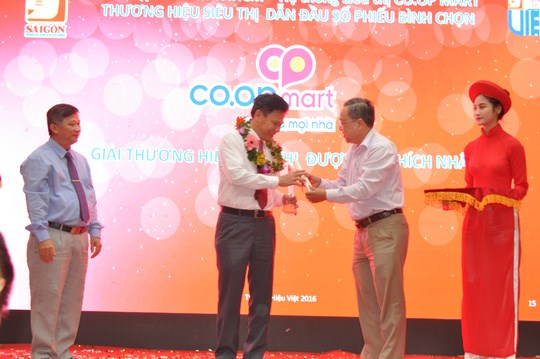 越南30家企业荣获2016年最受欢迎的越南品牌奖 hinh anh 1