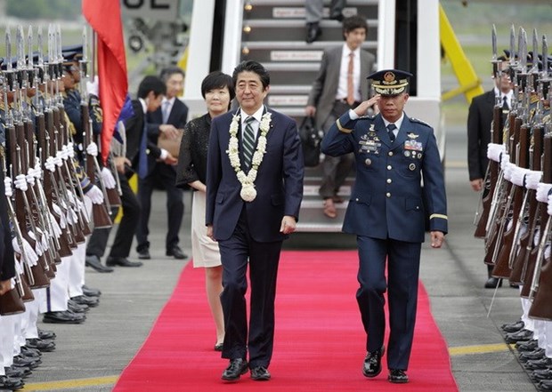 日本首相安倍晋三访问菲律宾 hinh anh 1