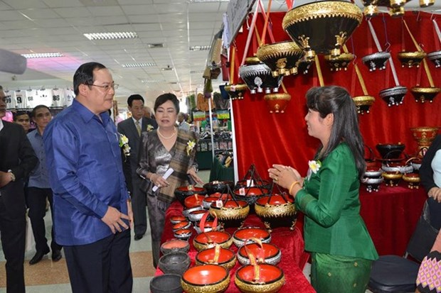 老挝与法国两国企业加强合作 hinh anh 1