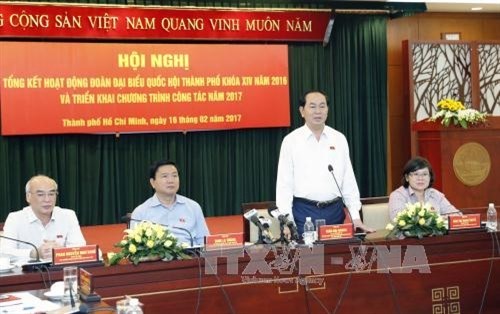 越南国家主席陈大光：应继续提高为人民服务的责任精神 hinh anh 1