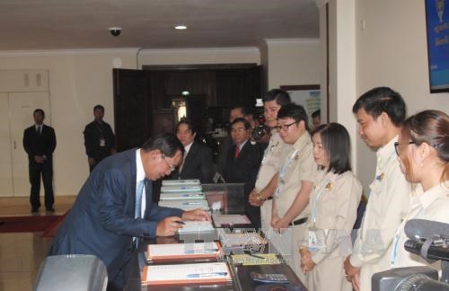 柬埔寨国会通过《政党法》修正案 hinh anh 1