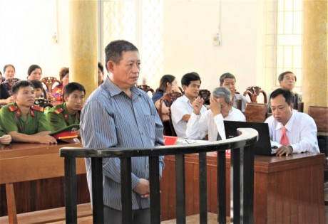 柬埔寨一名中校因涉嫌故意杀人罪被越南法院判处25年有期徒刑 hinh anh 1