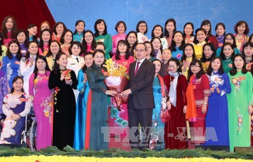 第十二次越南全国妇女代表大会圆满闭幕 hinh anh 1