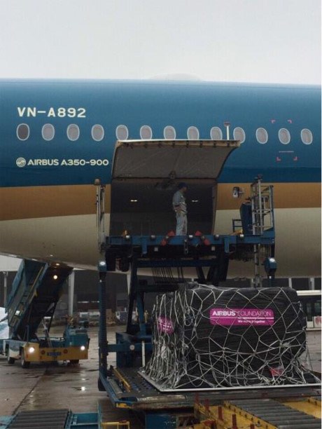 空中客车公司与越南航空公司向河内肾脏病医院赠送肾透析设备 hinh anh 1