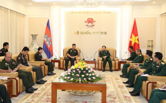 越南全力以赴维护和发展同柬埔寨政府和人民的睦邻友好与全面合作关系 hinh anh 1
