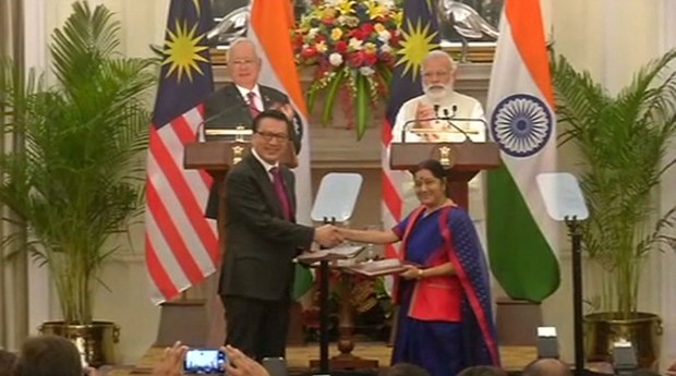 马来西亚与印度签署31份合作备忘录 hinh anh 1