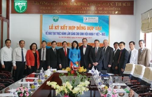 越南与德国合作提高医疗卫生人力资源质量 hinh anh 2