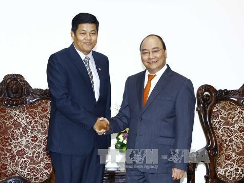 越南政府总理阮春福会见缅甸新任驻越大使 hinh anh 1