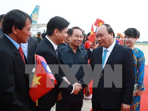 越南政府总理阮春福对老挝进行正式访问 hinh anh 1