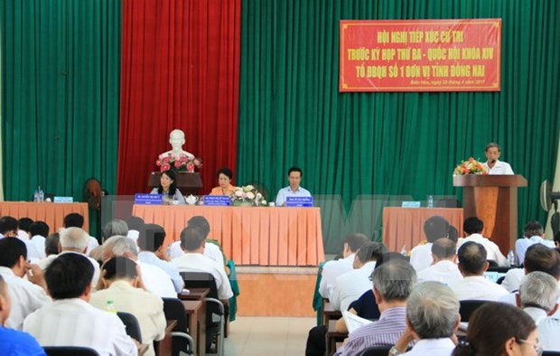 越南国会代表接触同奈省选民 hinh anh 1