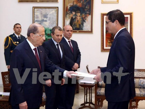 黎巴嫩总统希望进一步促进与越南的良好合作关系 hinh anh 1