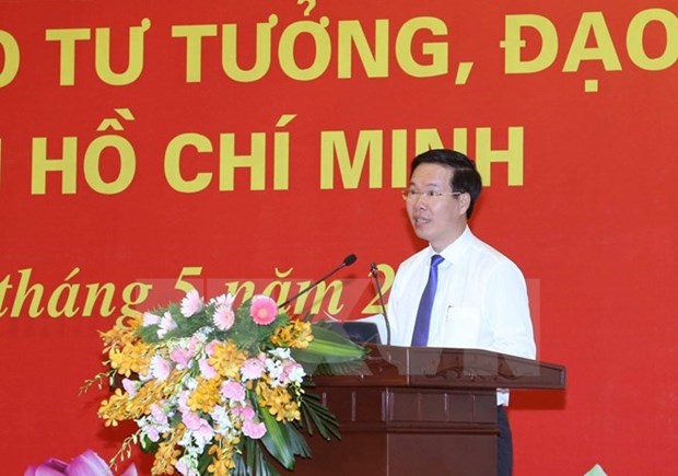 中央宣教部与2017-2020年任期越南驻外大使和代表机构首席代表会面 hinh anh 1