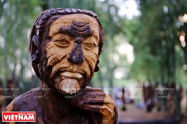 西原木雕：从山林走出的一尊尊“史诗” hinh anh 13