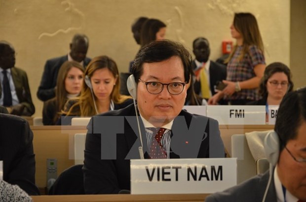联合国人权理事会通过由越南等三国一起起草关于气候变化和人权的决议草案 hinh anh 1