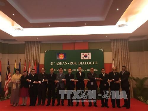 第21届东盟与韩国对话会在柬埔寨举行 hinh anh 1