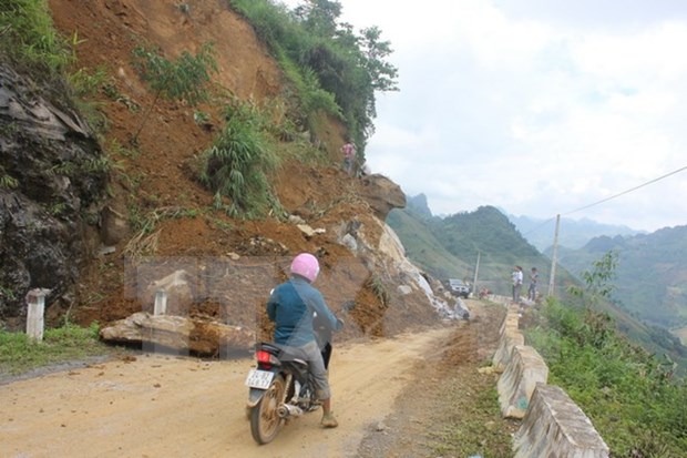 越南北部山区遭受暴雨洪水袭击 各中央机关及时提供援助 hinh anh 1