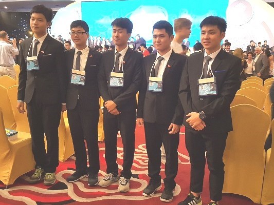 越南学生在2017年国际物理奥赛中获得史上最佳成绩 hinh anh 1
