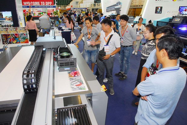 第八届越南国际广告技术设备展览会推介越南许多产品 hinh anh 1