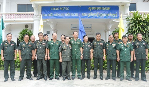 越南西宁省军事指挥部加强与柬埔寨军事小区的配合 hinh anh 1