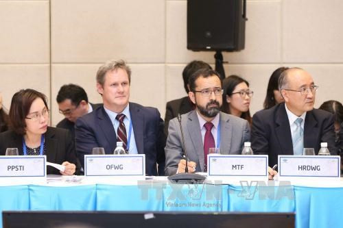 2017年APEC第三次高官会及相关会议27日进入尾声 hinh anh 1