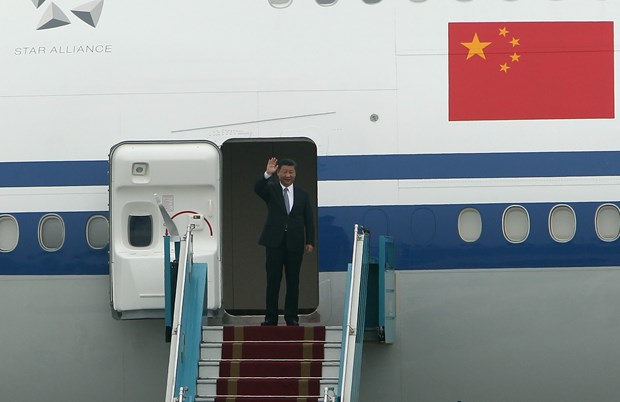 中共中央总书记、中国国家主席习近平抵达首都河内 开始对越南进行国事访问 hinh anh 1