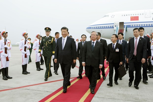 中共中央总书记、中国国家主席习近平抵达首都河内 开始对越南进行国事访问 hinh anh 2
