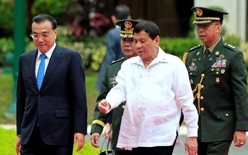 菲律宾与中国签署14项合作协议 hinh anh 1