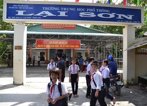 越南海洋岛屿：坚江省吏山岛乡的教育——从无到有 从有到优 hinh anh 2