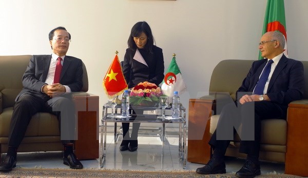越南与阿尔及利亚加强建设与农渔业领域的合作 hinh anh 1