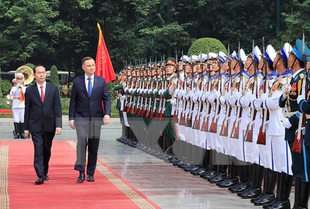 越南国家主席陈大光举行仪式欢迎波兰总统访越 hinh anh 1