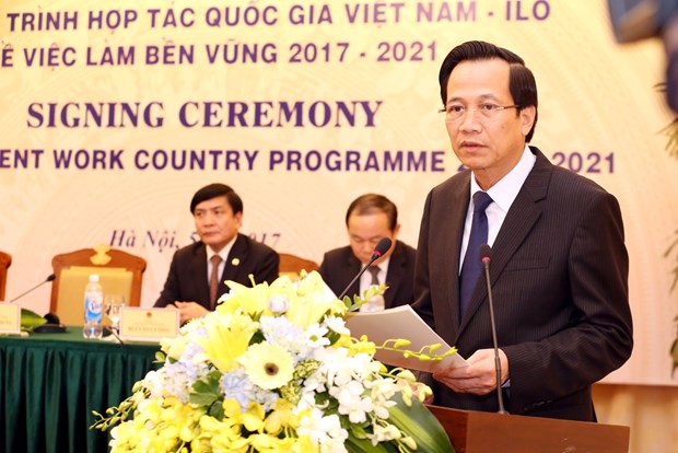 越南与国际劳工组织签署可持续就业合作计划 hinh anh 2