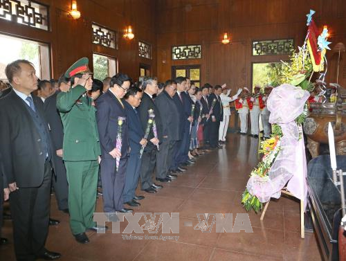 老挝人民革命党中央总书记、国家主席本扬·沃拉吉访越之行圆满结束 hinh anh 2