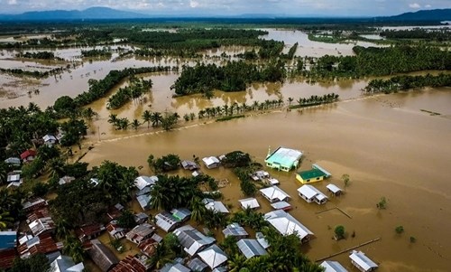 菲律宾：热带风暴“天秤”导致240人死亡 hinh anh 1