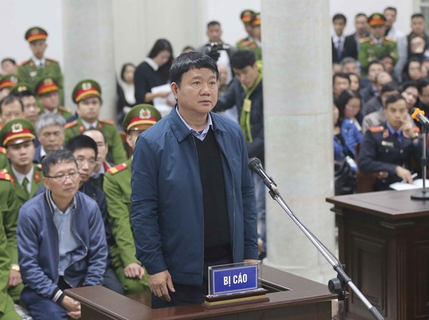郑春青及其同案犯案件：22名被告人出庭受审 hinh anh 3