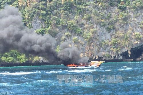 泰国一艘快艇爆炸造成16人受伤 hinh anh 2