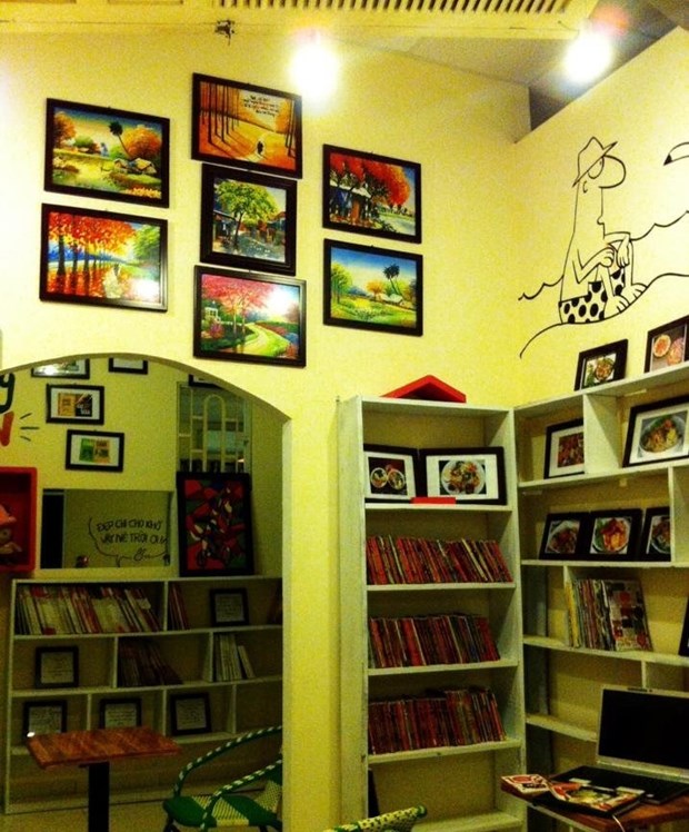 书店式咖啡馆弘扬岘港市全民阅读文化 hinh anh 3