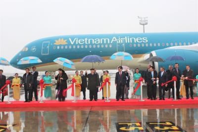越共中央总书记阮富仲出席越航A350飞机接收仪式 hinh anh 1