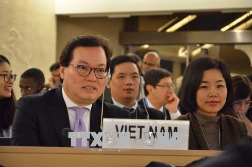 越南强烈反对部分联合国人权专家有失客观的公告 hinh anh 1