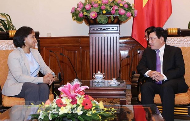 越南政府副总理兼外交部长范平明会见摩洛哥外交与国际合作部国务秘书穆尼娅•布塞达 hinh anh 1
