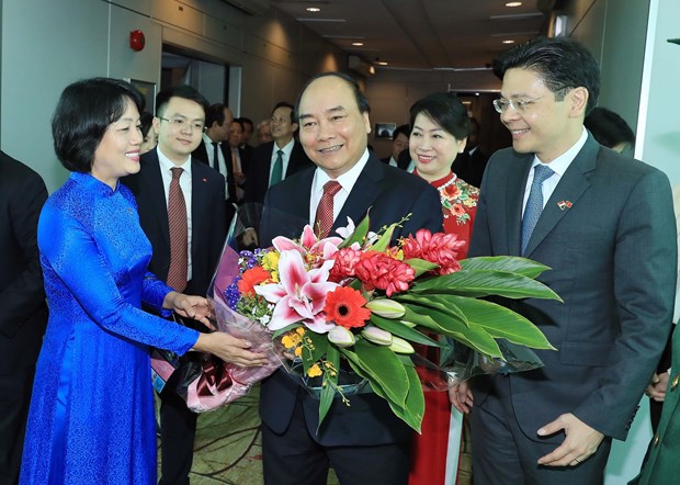 越南政府总理阮春福开始对新加坡进行正式访问 hinh anh 1