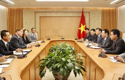 王廷惠副总理：希望美国驻越南商会为促进越美共同发展贡献力量 hinh anh 1