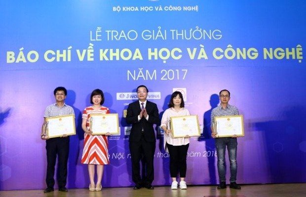 18个最佳作品荣获2017年科技新闻奖 hinh anh 1