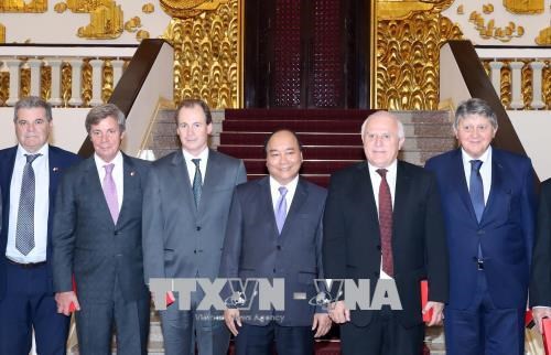 越南政府总理会见阿根廷中部三省领导代表团 hinh anh 1
