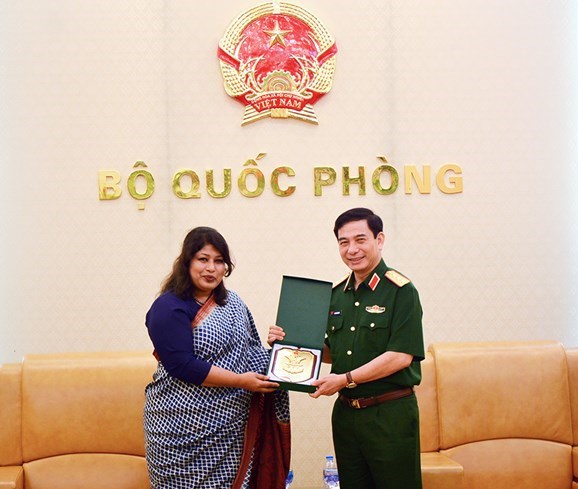 越南与孟加拉国进一步加强防务合作 hinh anh 1