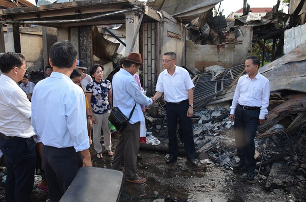 柬埔寨金边发生火灾 越裔近60间房屋被烧毁 hinh anh 1