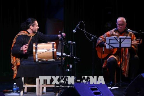 庆祝秘鲁国庆197周年的音乐会在河内举行 hinh anh 1